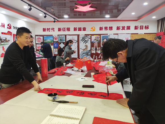 1--清水川能源公司组织开展“迎新春、写春联、送祝福”活动_副本.png